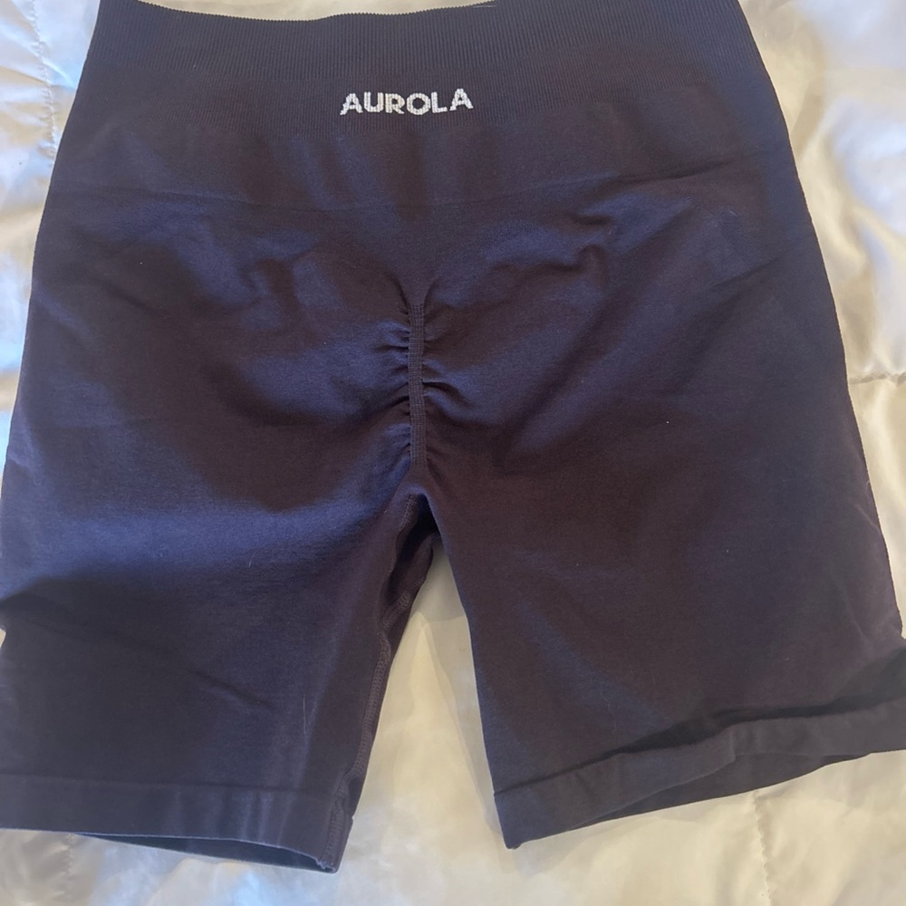 AUROLA Women's Seamless Workout Shorts size Small Eggplant Purple